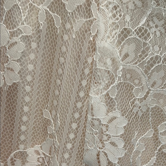 Elegant Lace Wedding Dress - Picture 7 of 15